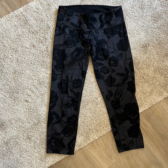 Lululemon Wunder Under Crop - Flat Inky Floral - Picture 11 of 11